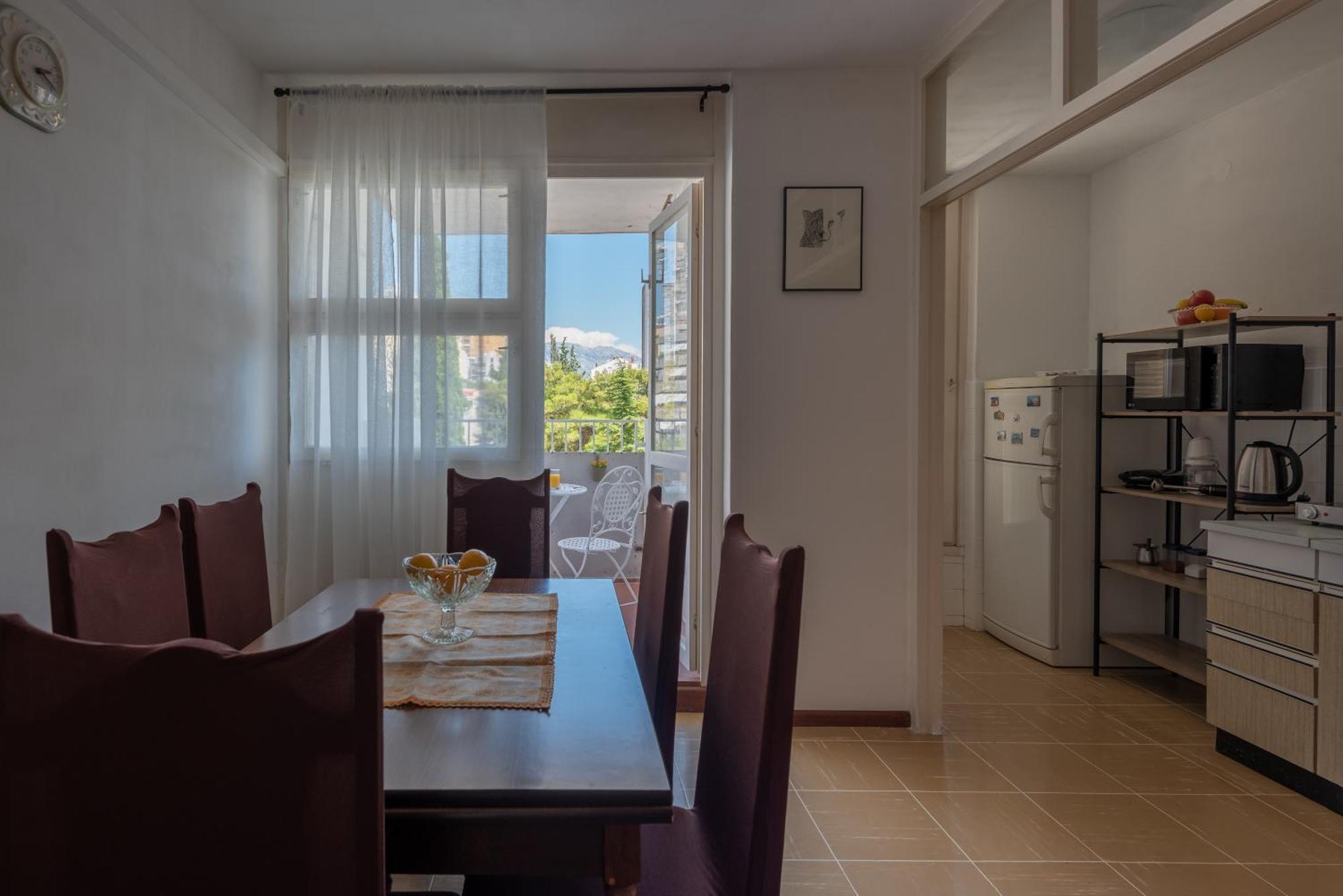 Apartament Sunnyrose - Walking Distance From Znjan - Free Public Parking - Huge Balcony *