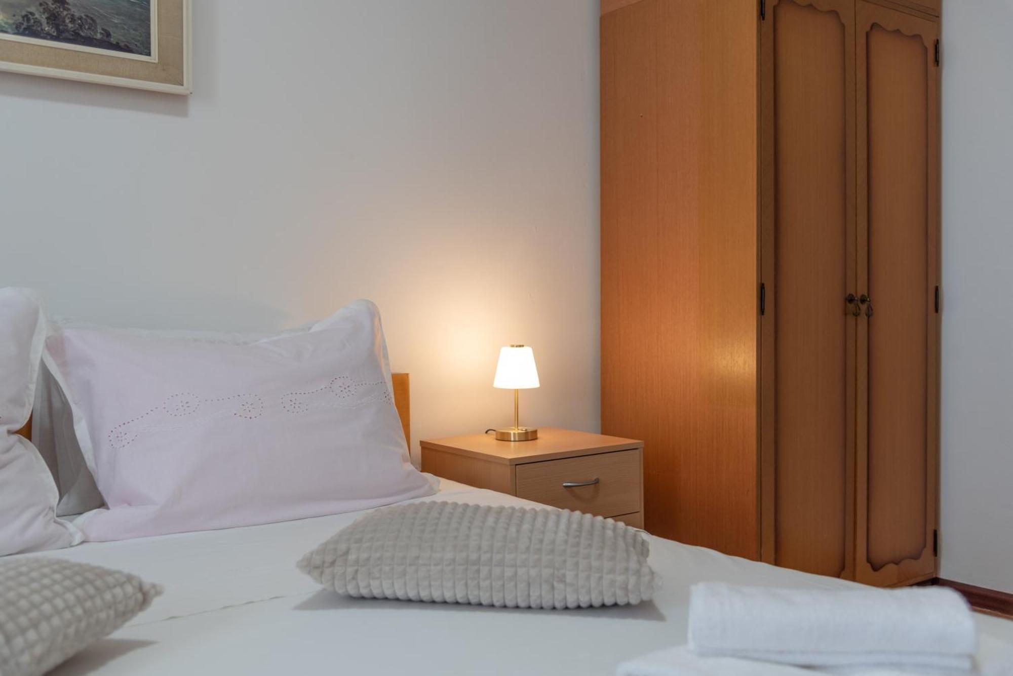 Sunnyrose - Walking Distance From Znjan - Free Public Parking - Huge Balcony Apartament *